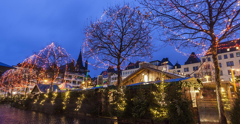 Christmas market in Cologne. Cologne, North Rhine-Westphalia, Germany.