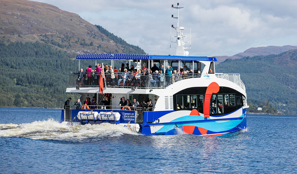 Cruise Loch Ness