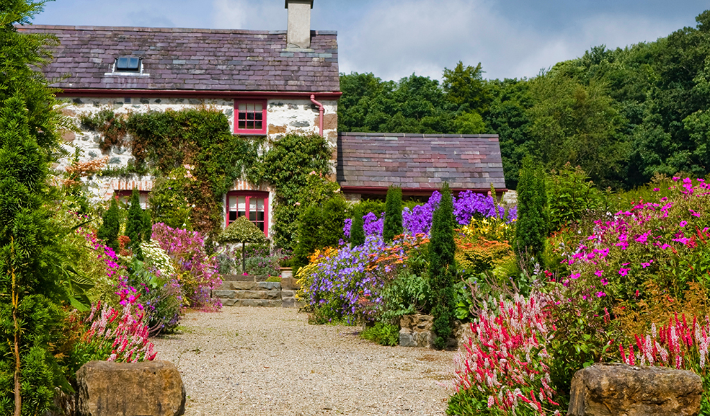 Plas Cadnant Herbaceous Border and Garden Cottage